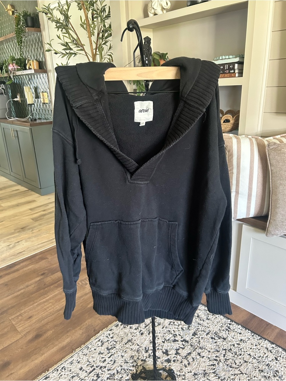 Aerie Black Hooded Pullover Sweater